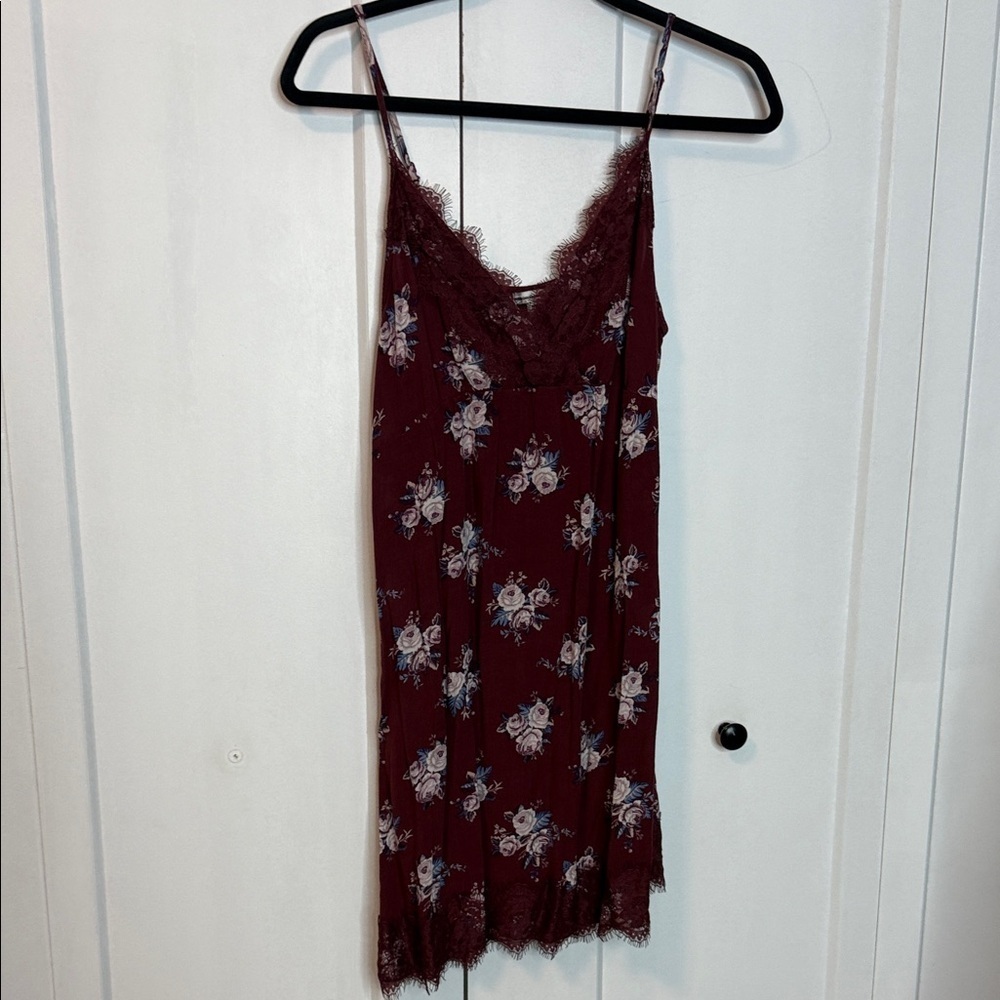 American Eagle Outfitters Boho Burgundy Floral Mini Dress - lace edges - Med